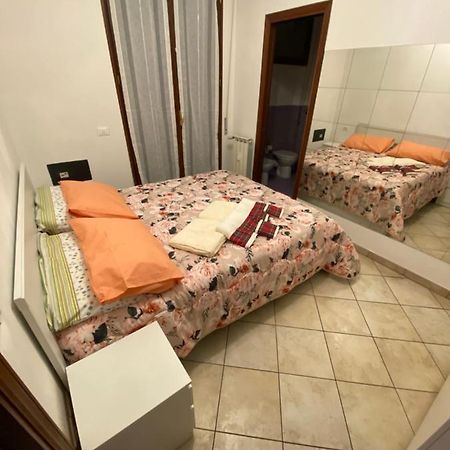 Golden Lungarno River Apartment Firenze Bagian luar foto